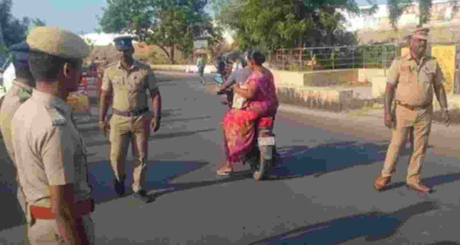 TN bans crackers, shuts flyovers for New Year’s Eve