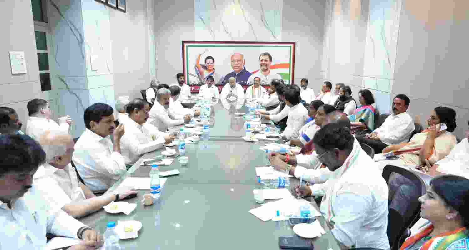 Congress leaders hold PAC meeting in Telangana 