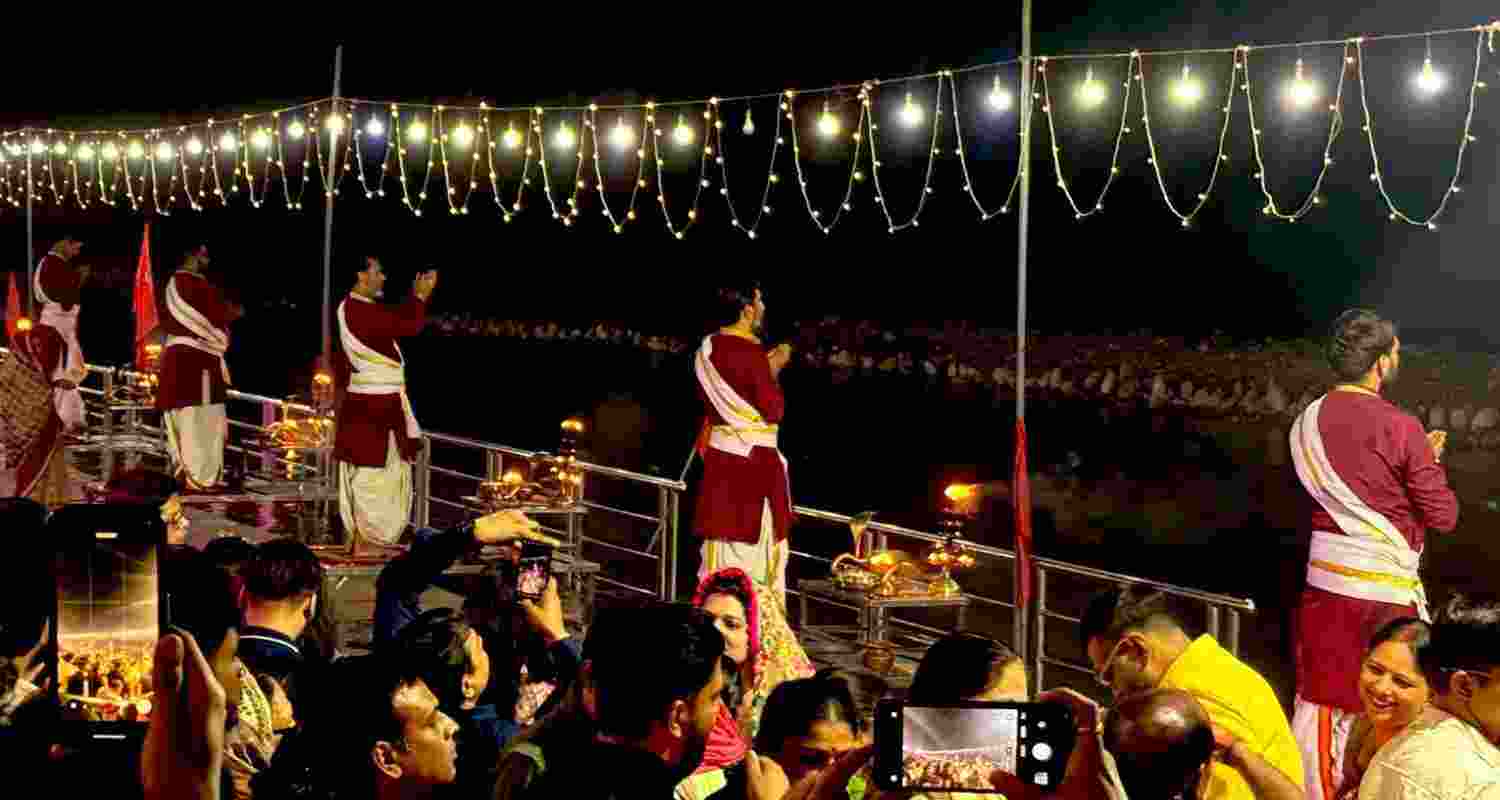 Uttarakhand HC halts ban on Triveni Ghat 'aarti' Uttarakhand HC halts ban on Triveni Ghat 'aarti'