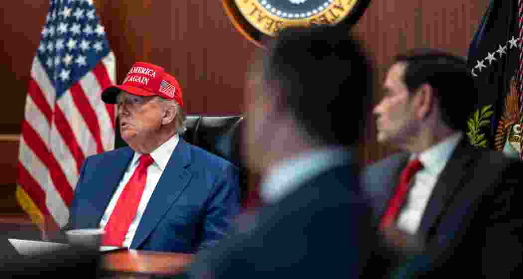 Trump and US Secretary of State Marco Rubio, accompanied by senior officials, at the White House for a strategic discussion on foreign policy and international security issues.