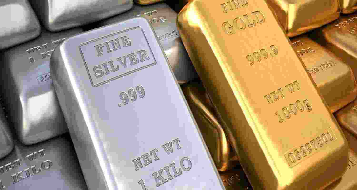Gold And Silver Prices Drop By Rs 4000 After Duty Cut.