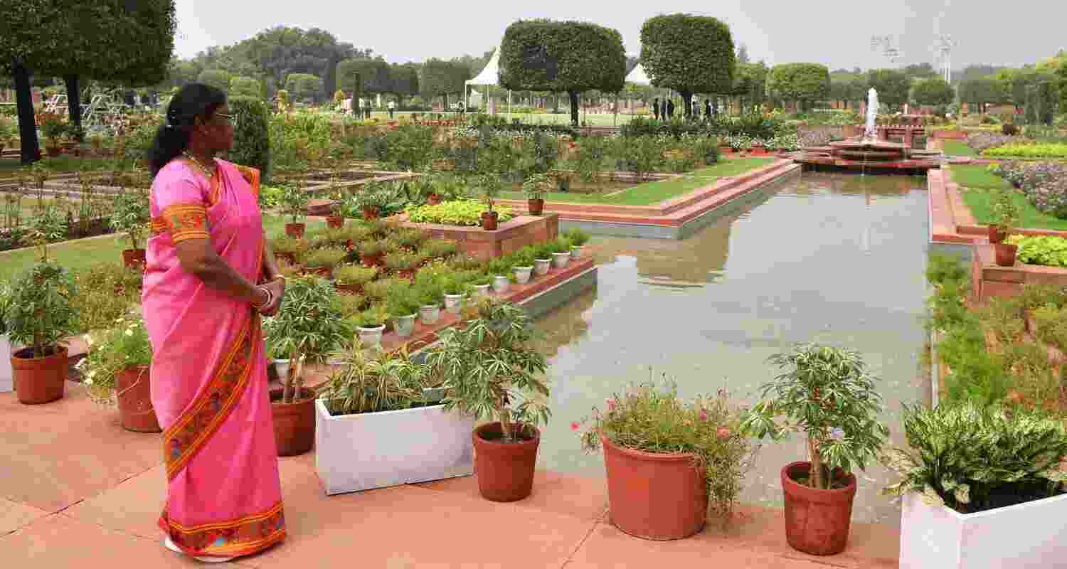 Droupadi Murmu Opens Amrit Udyan for Summer 2024 Viewing. Droupadi Murmu Opens Amrit Udyan for Summer 2024 Viewing.