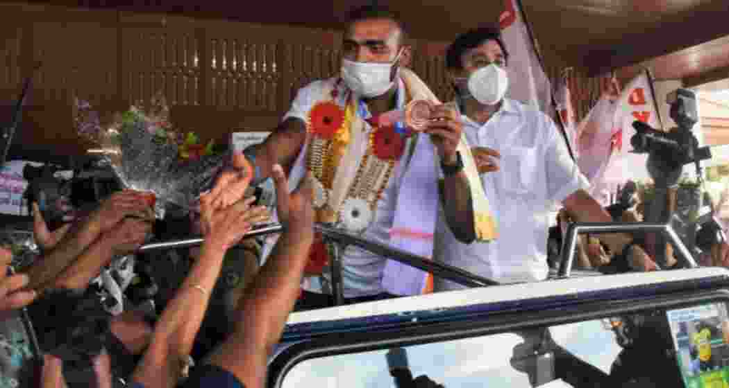 PR Sreejesh receives a grand welcome at Kochi airport. PR Sreejesh receives a grand welcome at Kochi airport.