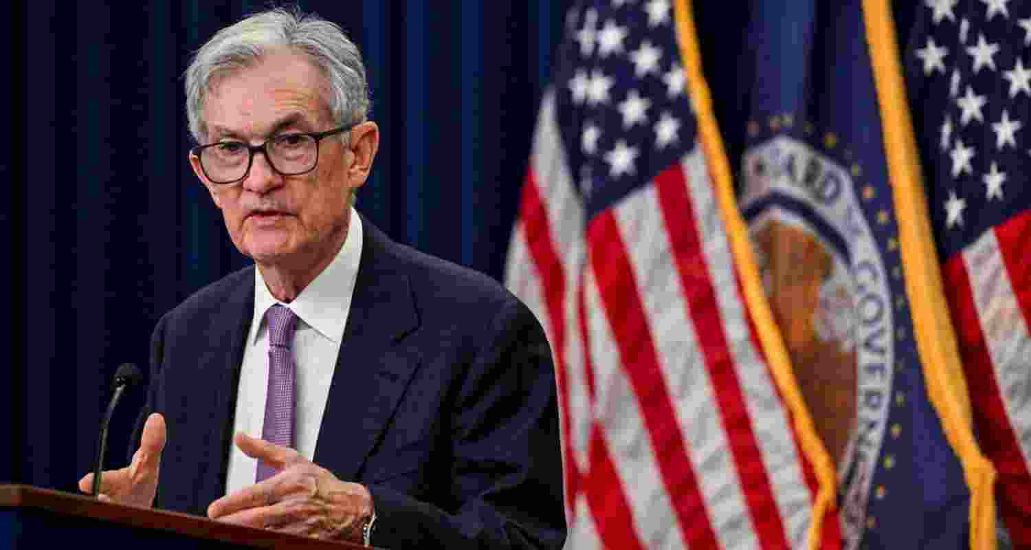 Federal Reserve lowers lending rate to 4.25 from 4.50 pc.