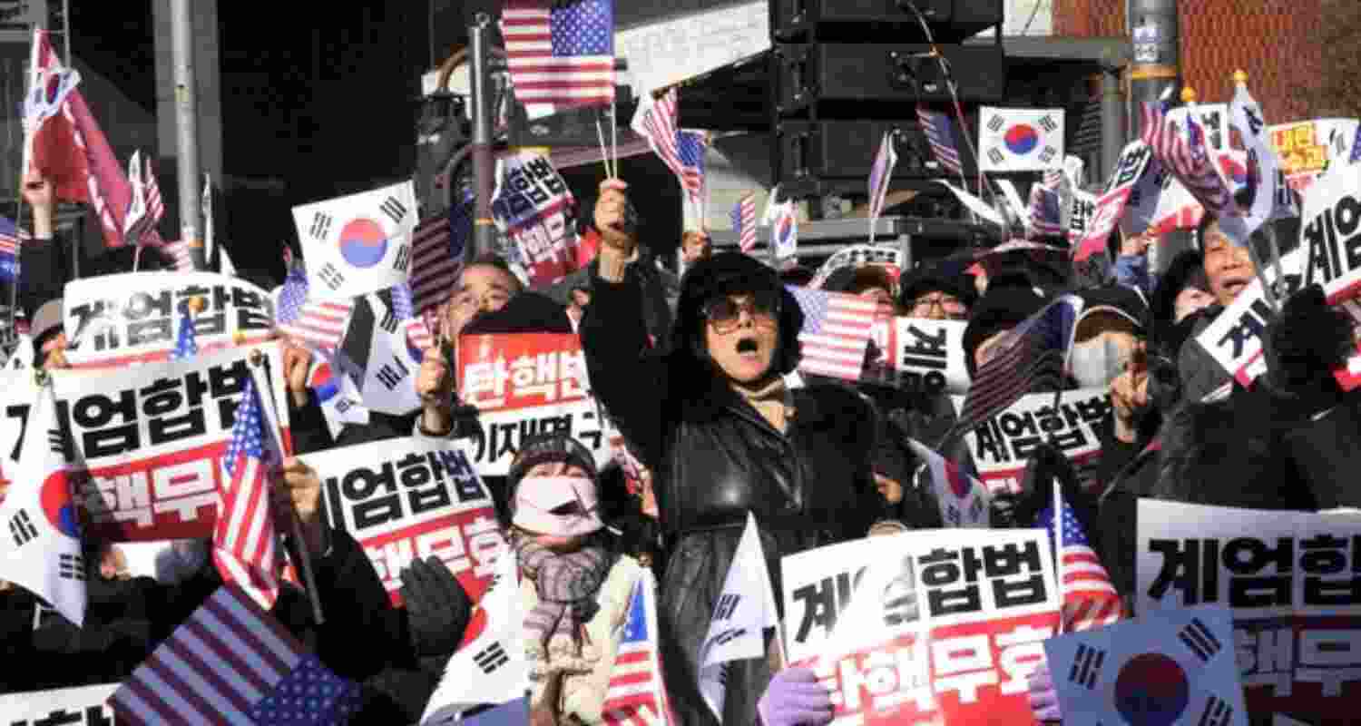 Investigators push to detain President Yoon despite protests. File Photo.