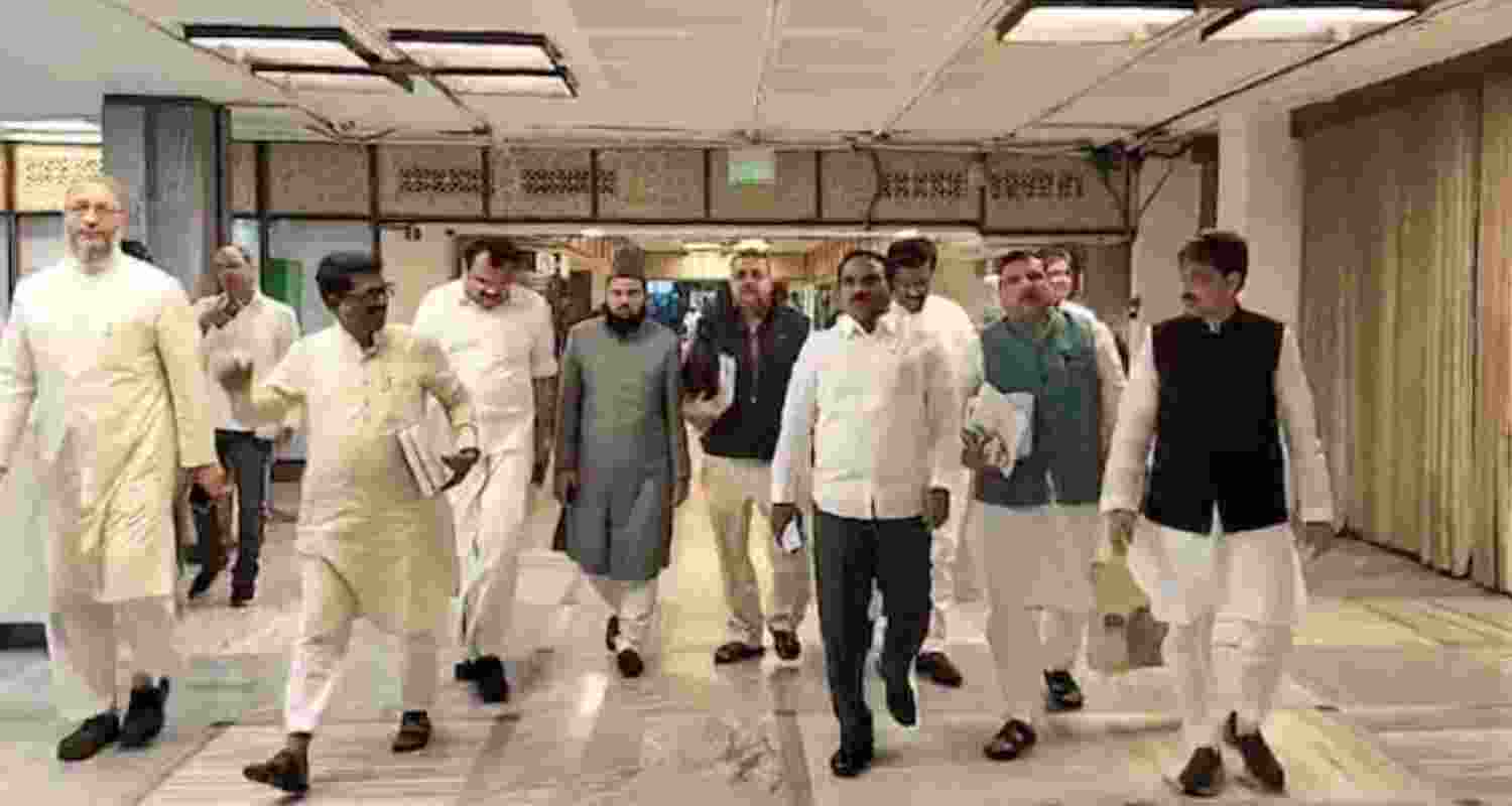 Political uproar as CPI(M) opposes JPC Chairman's actions. Political uproar as CPI(M) opposes JPC Chairman's actions.