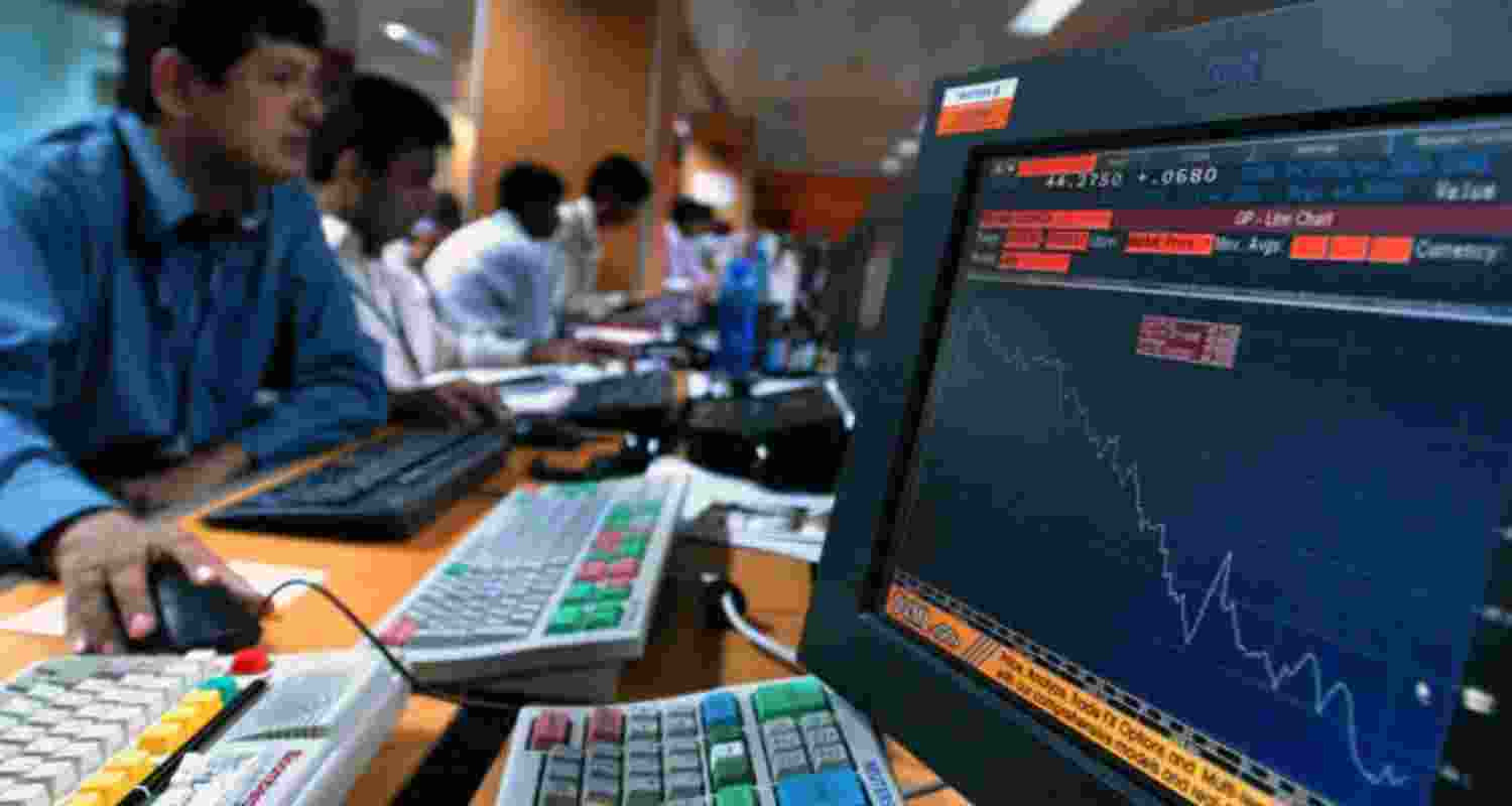 Investors cautious as Sensex and Nifty trade mixed.