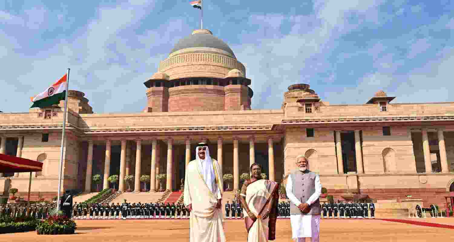Qatar Emir attends banquet hosted by President Murmu.