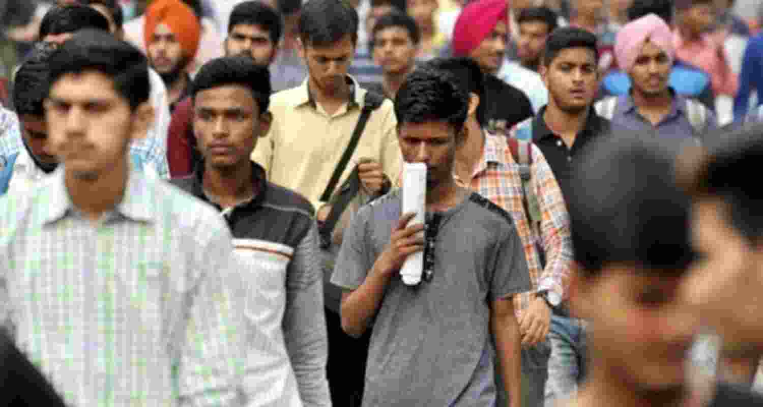 Female joblessness drops to lowest level in urban areas. Female joblessness drops to lowest level in urban areas.