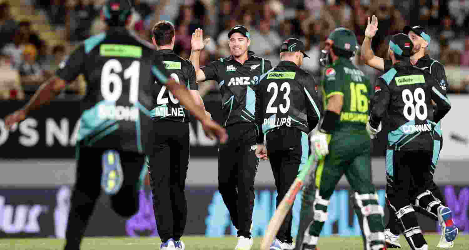 New Zealand outplays Pakistan in 1st ODI with 73-run victory.