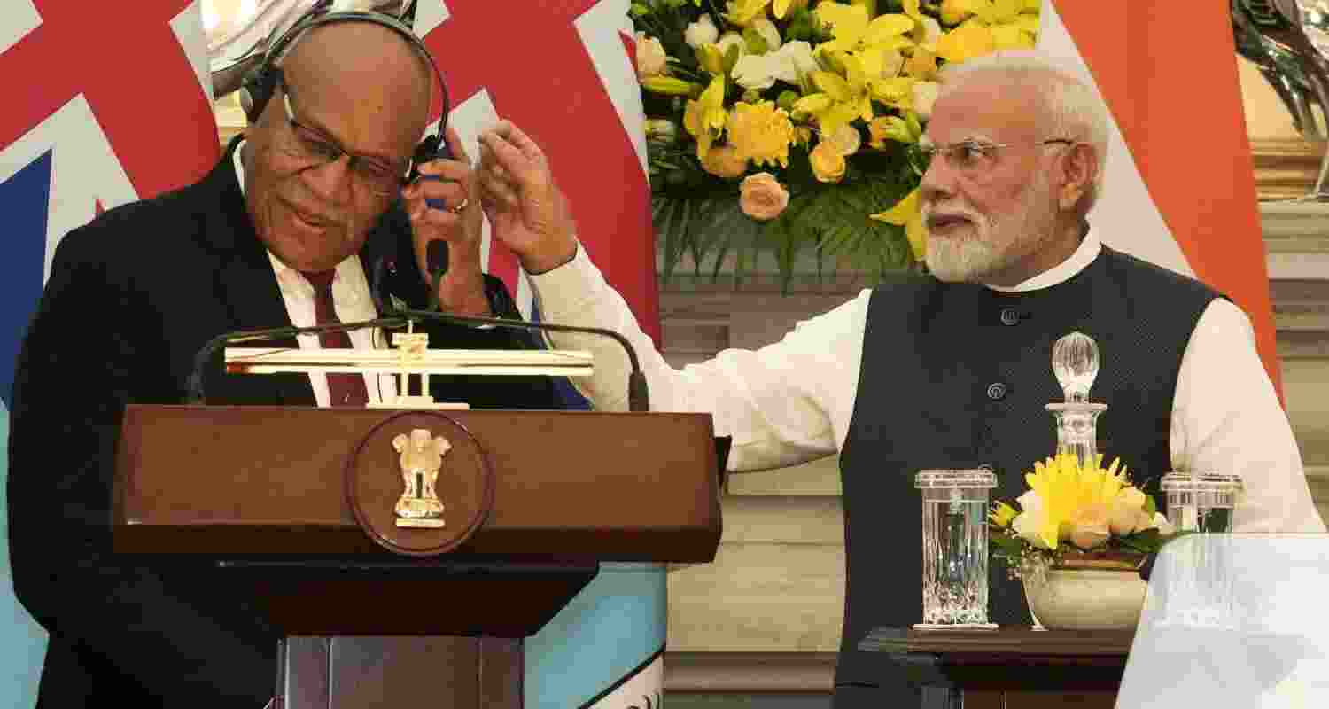 PM Modi welcomes Fijian PM Rabuka at Hyderabad House meet.