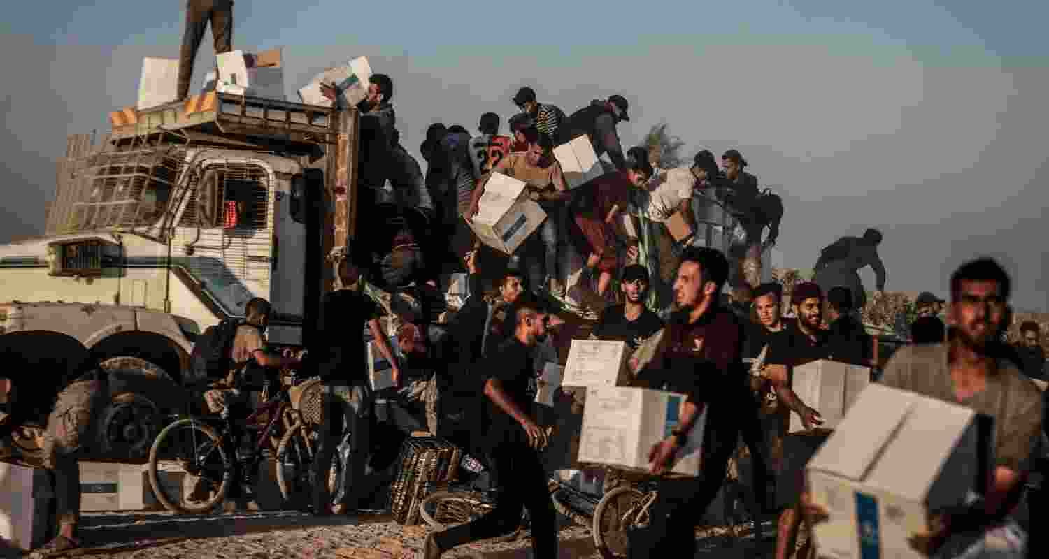 Limited Gaza access hampers UN food and aid operations. Limited Gaza access hampers UN food and aid operations.