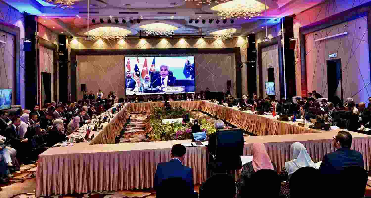 India supports Malaysia chairing ASEAN at EAS preparatory talks. India supports Malaysia chairing ASEAN at EAS preparatory talks.