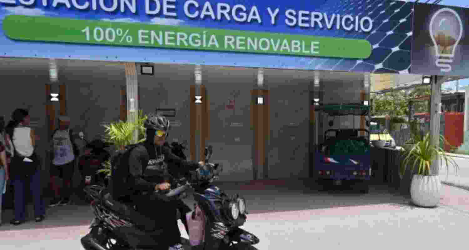  In early April a local entrepreneur launched what is believed to be Cuba’s first solar-powered charging station. 