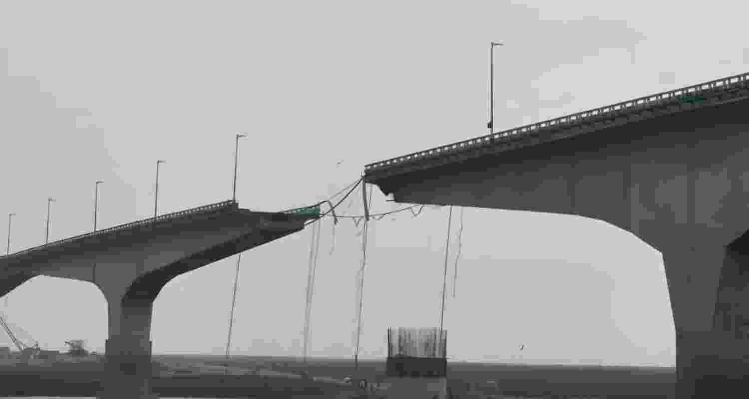 An expert engineering committee has been formed to investigate the bridge collapse.
