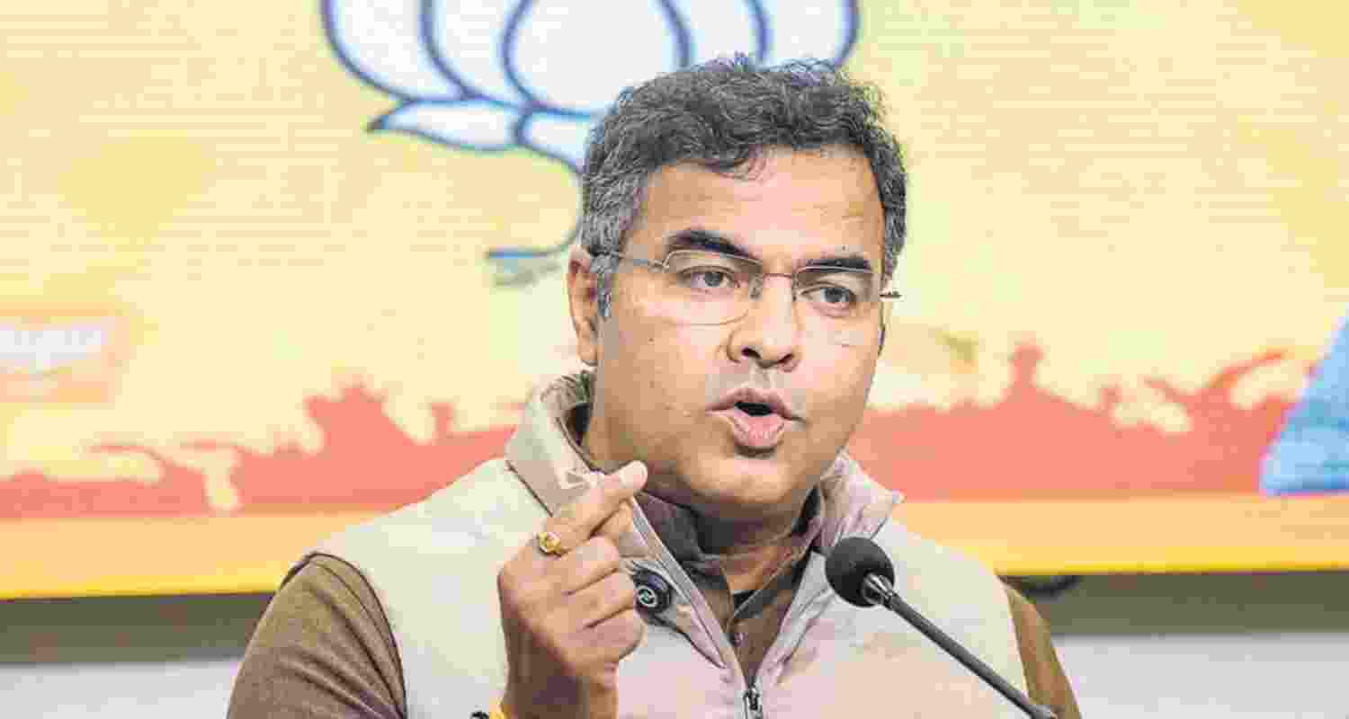 AAP leader Kejriwal faces bribery allegations from BJP. Image - Parvesh Verma.