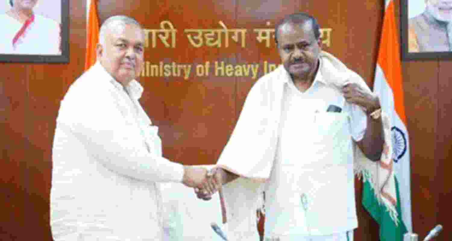 Union minister for heavy industries H D Kumaraswamy with Karnataka transport minister Ramalinga Reddy (PIB Image) Union minister for heavy industries H D Kumaraswamy with Karnataka transport minister Ramalinga Reddy (PIB Image)