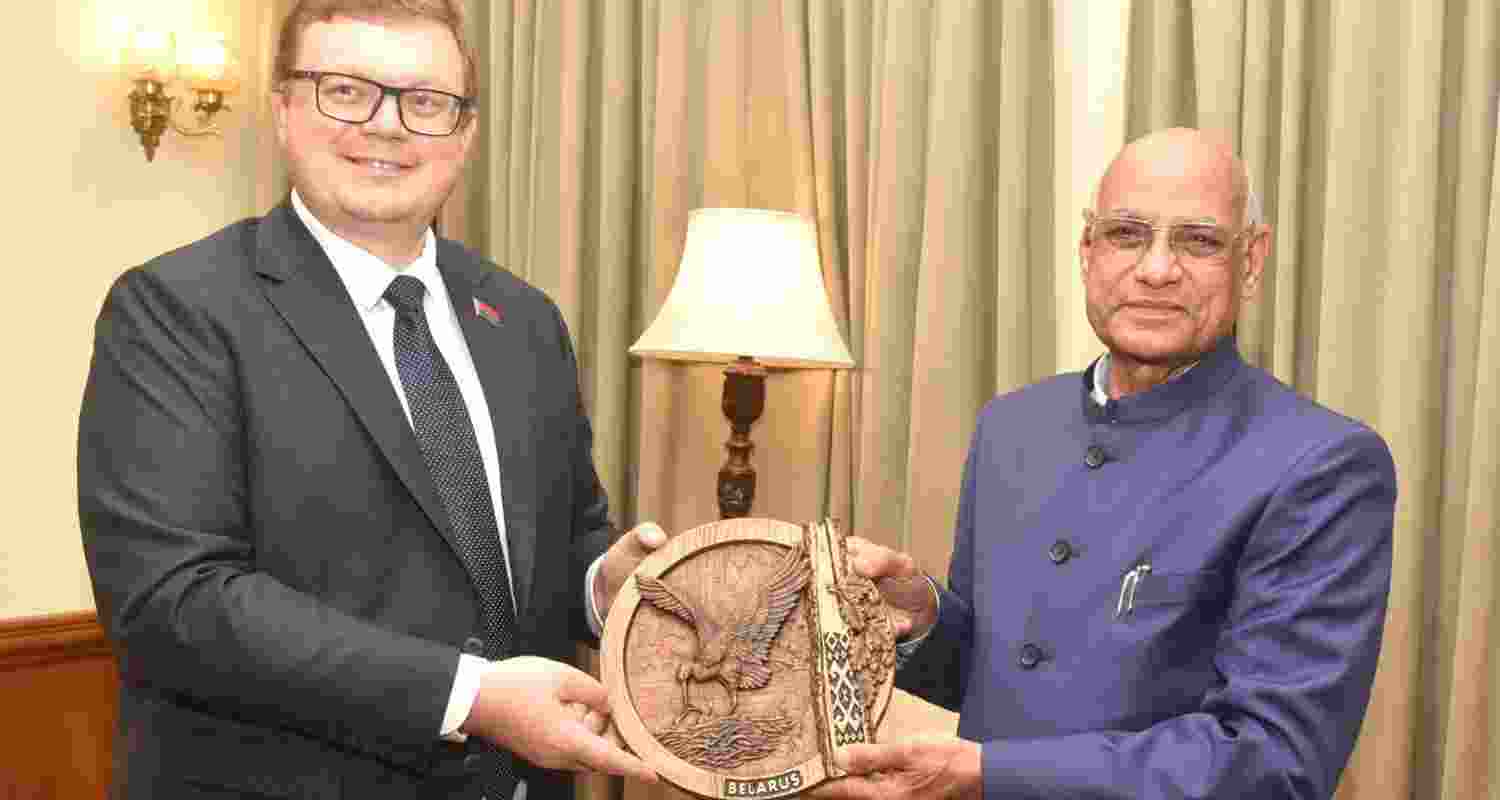 Consul General of Belarus in Mumbai Aliaksandra Matsukou, holds discussions with Maharashtra Governor Ramesh Bais. Image X. Consul General of Belarus in Mumbai Aliaksandra Matsukou, holds discussions with Maharashtra Governor Ramesh Bais. Image X.