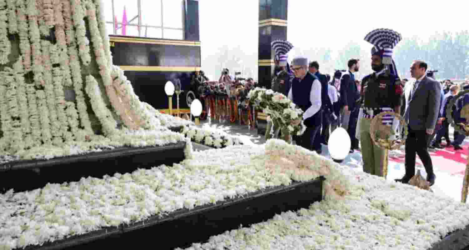 J&K CM Omar pays tributes to Police martyrs at Zewan ceremony