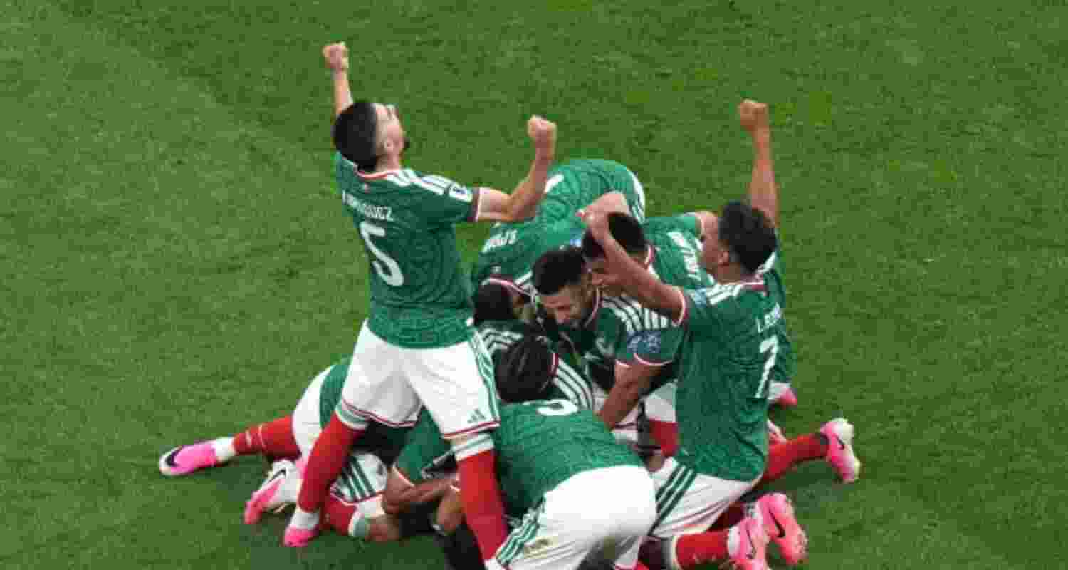 The win was Mexico's fourth consecutive victory of the tournament and extended their run without conceding a goal.