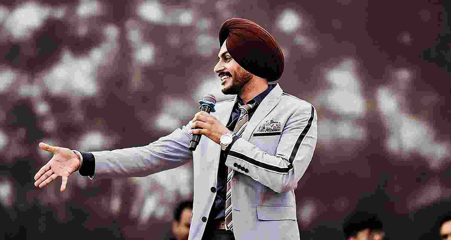 Punjabi singer Rajvir Jawanda. Punjabi singer Rajvir Jawanda.