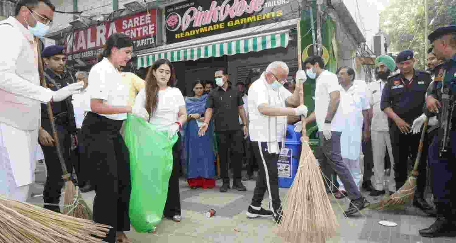 Union Urban Development Minister Manohar Lal Khattar during the cleanliness drive in Sector 22 market, Chandigarh.