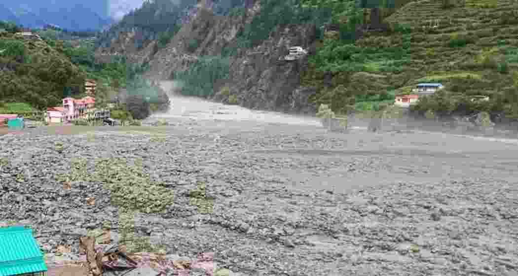 Heavy rain continues in several districts of Uttarakhand day after cloudburst. Heavy rain continues in several districts of Uttarakhand day after cloudburst.