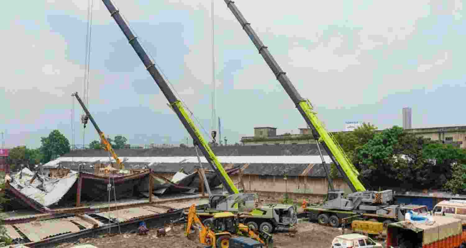 Kolkata high-rise audit reveals shocking safety failures: Only 11 of 160 projects cleared to resume. 23 buildings ordered to stop after Taratala tragedy.