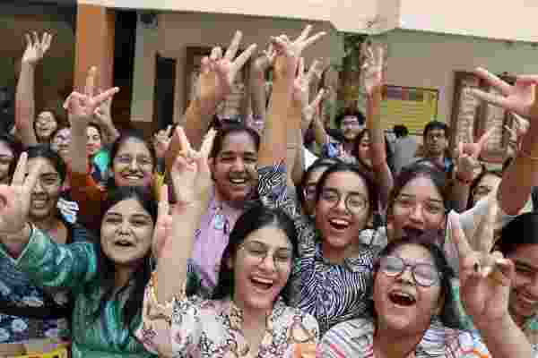 CISCE results announced: 99.47% students pass class 10 exams, 98.19 pass percentage in class 12 CISCE results announced: 99.47% students pass class 10 exams, 98.19 pass percentage in class 12