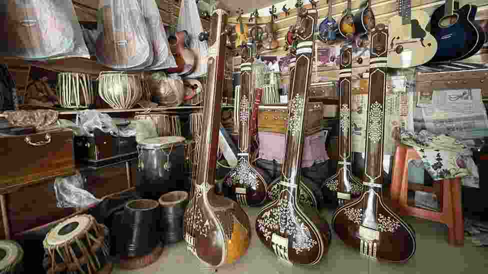Sitars, tanpuras made in Maharashtra’s Miraj town get GI tags Sitars, tanpuras made in Maharashtra’s Miraj town get GI tags