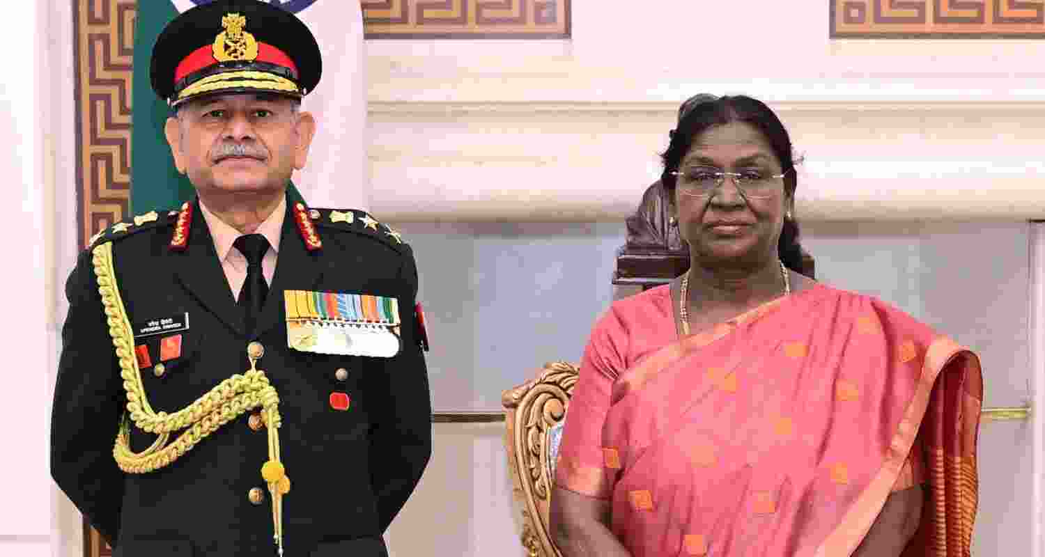 Indian Army Chief General Upendra Dwivedi met President Droupadi Murmu. 
