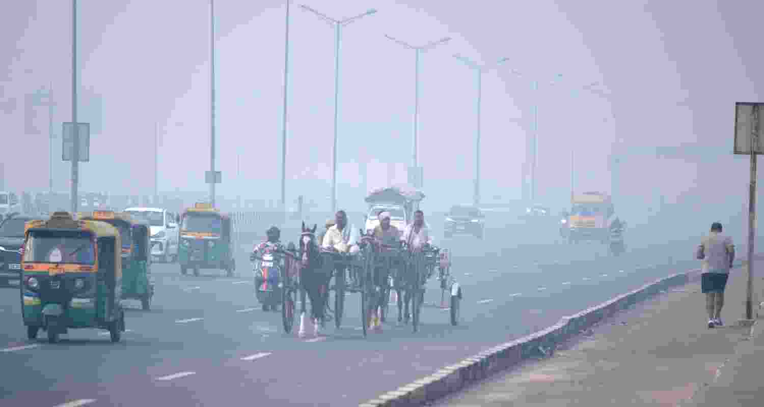 Winter smog blankets Delhi, visibility hits zero