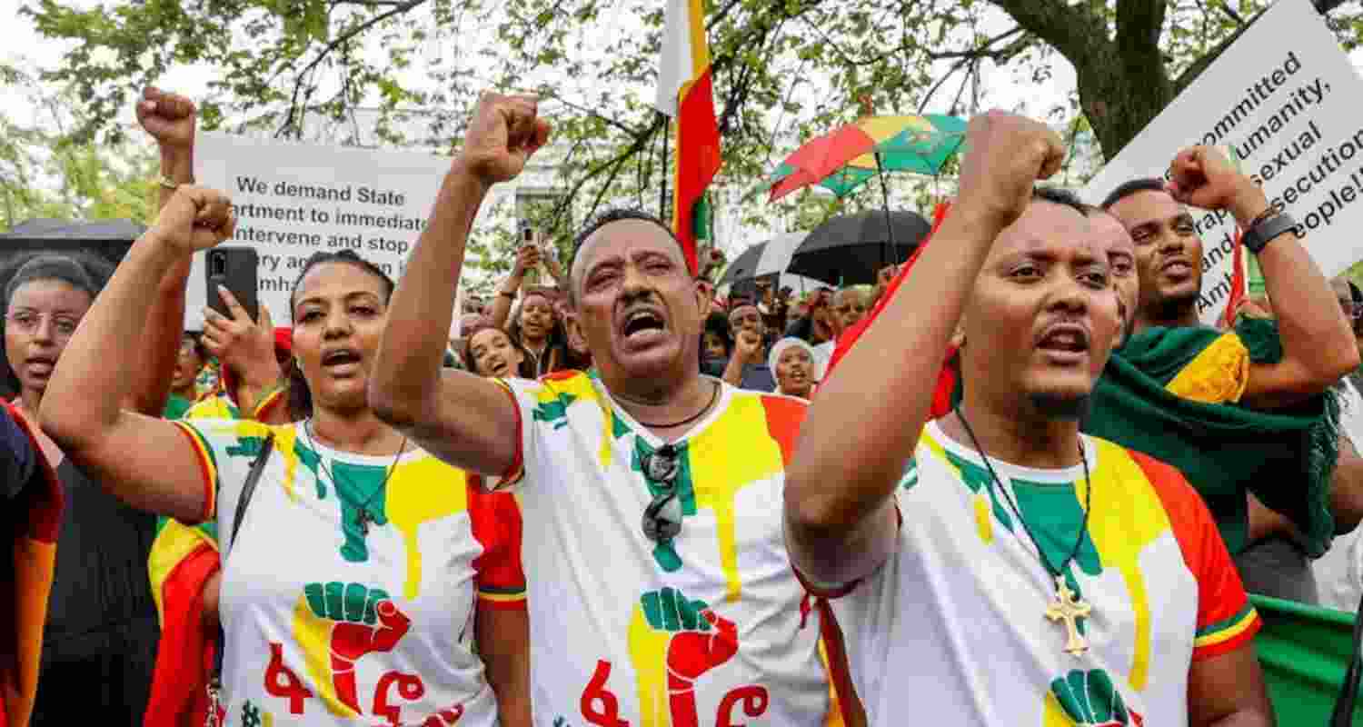 Ethiopians in the US protest against attacks by the Ethiopian government in the Amhara region. 