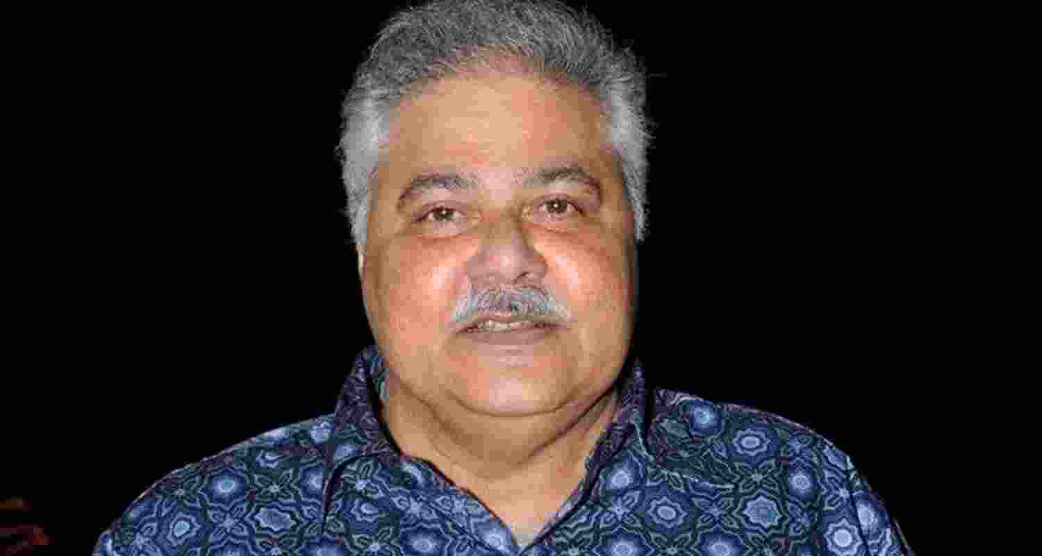 Filmmaker Ashok Pandit confirmed the news on social media, saying the actor died around 2.30 pm due to kidney failure