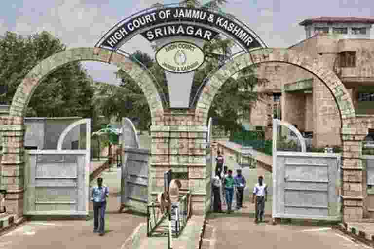 HC pulls up govt for delay in ATR over flood preventing report