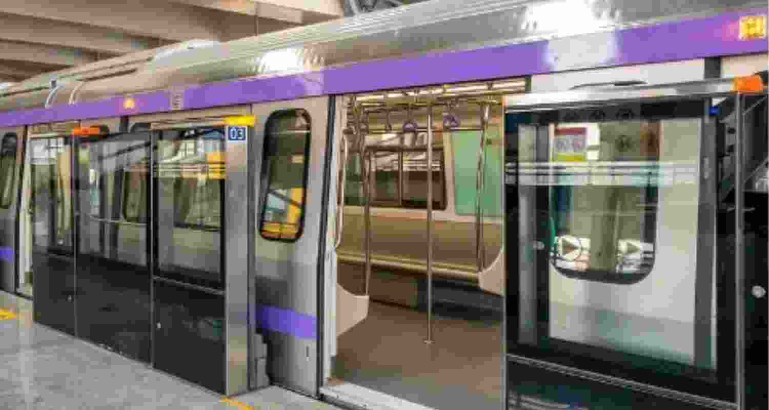 Kolkata metro drilling row: Locals stage protests Kolkata metro drilling row: Locals stage protests