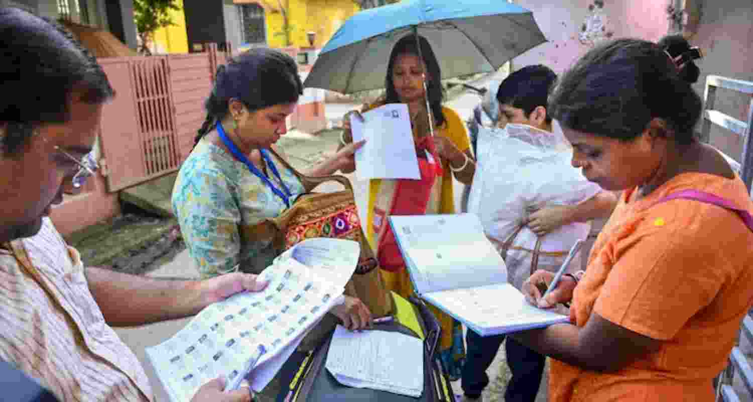 Bengal tops SIR rankings with 93.22 pc form distribution Bengal tops SIR rankings with 93.22 pc form distribution