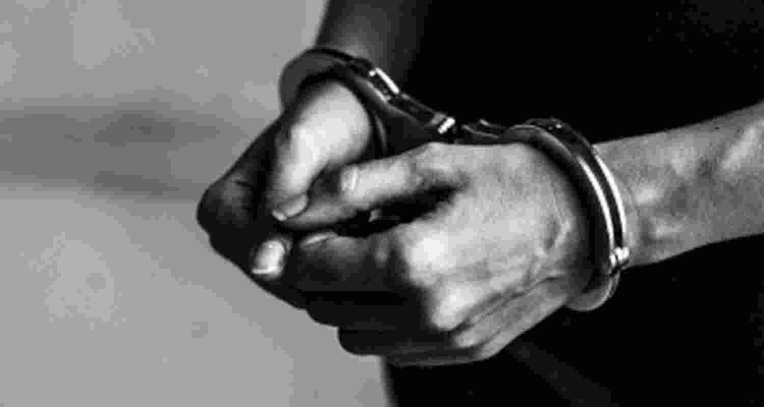 Maharashtra doctor’s alleged suicide leads to Prashant Bankar arrest. Maharashtra doctor’s alleged suicide leads to Prashant Bankar arrest.