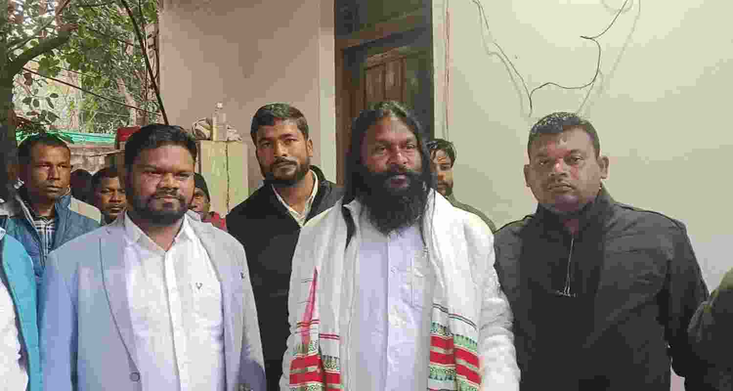 BJP alleges smear campaign by JMM before bypoll.