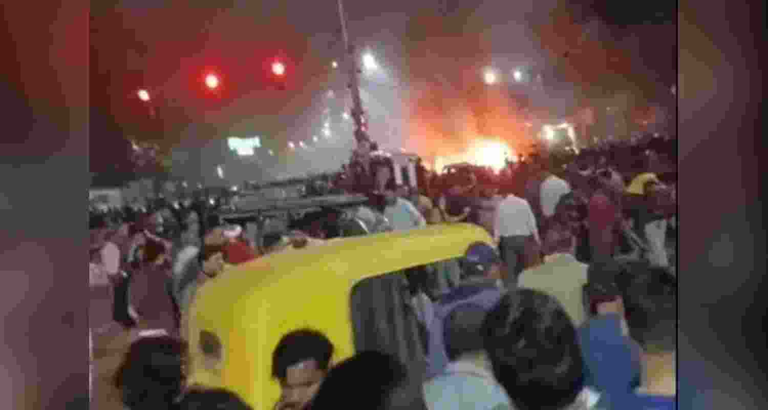 Powerful car blast in Red Fort area, multiple casualties feared