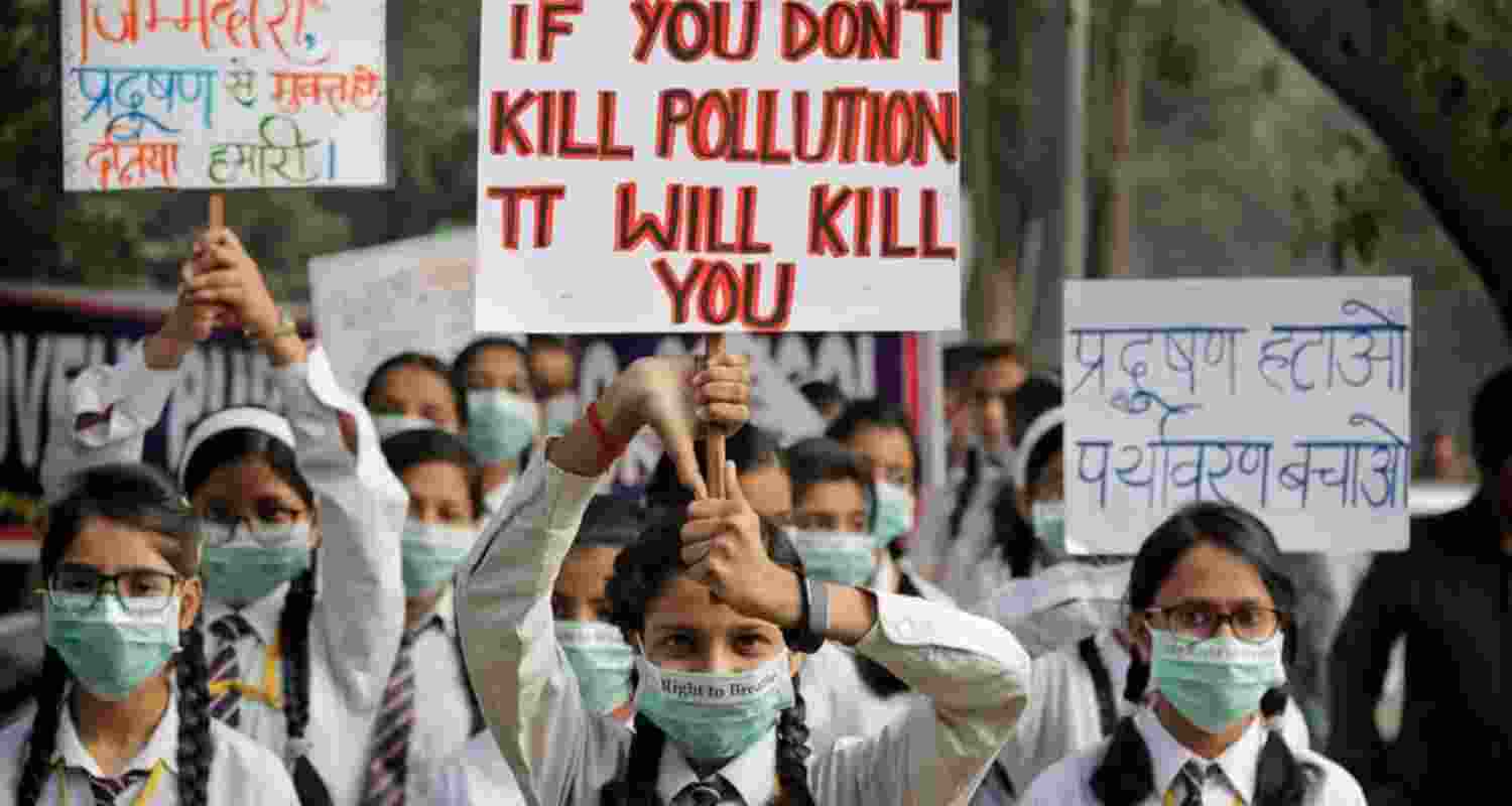 Students seek bar on outdoor sports events in pollution months