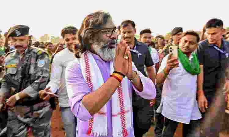 JMM-led alliance set to retain Jharkhand as BJP falls short