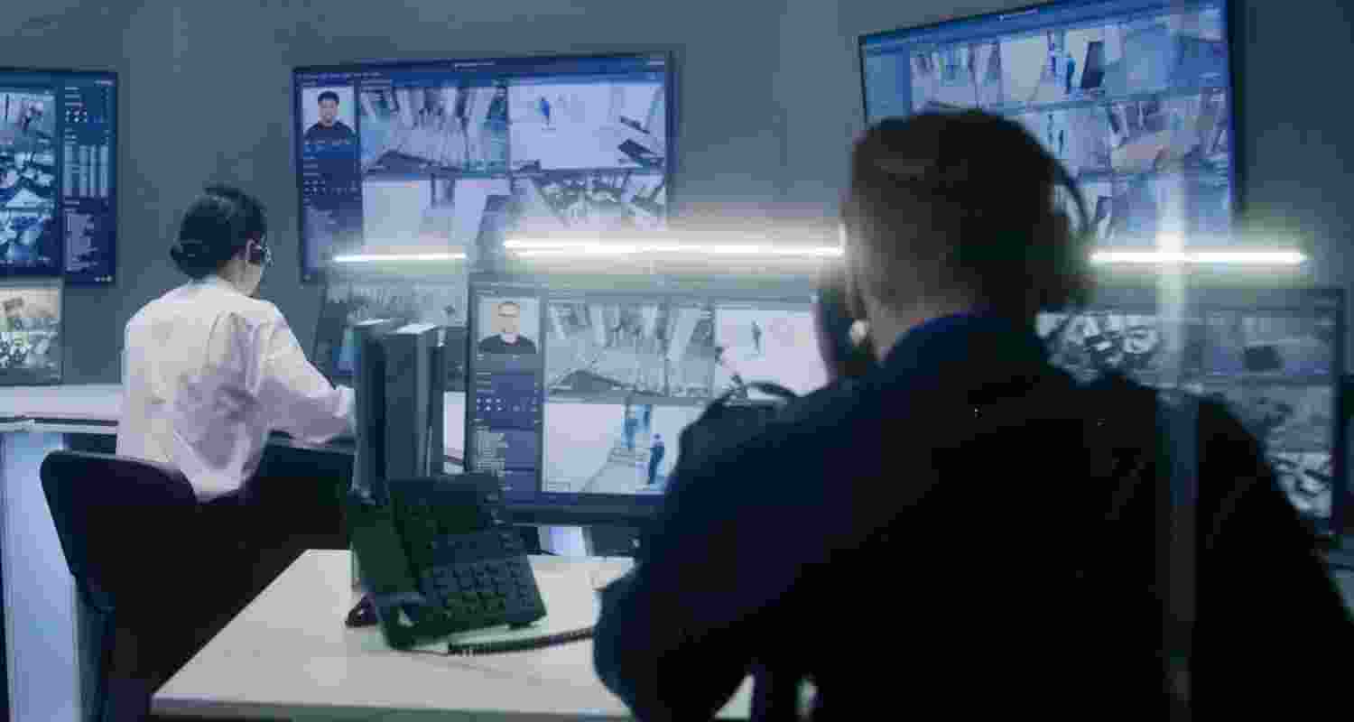 Can AI outperform humans in policing?