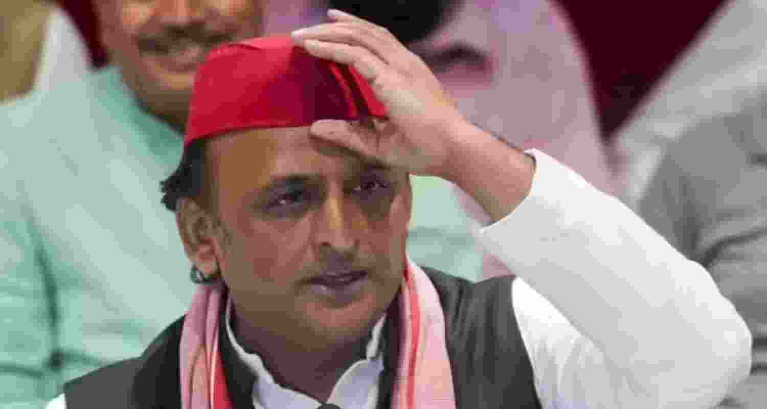 Akhilesh bats for equal respect of all Indian languages