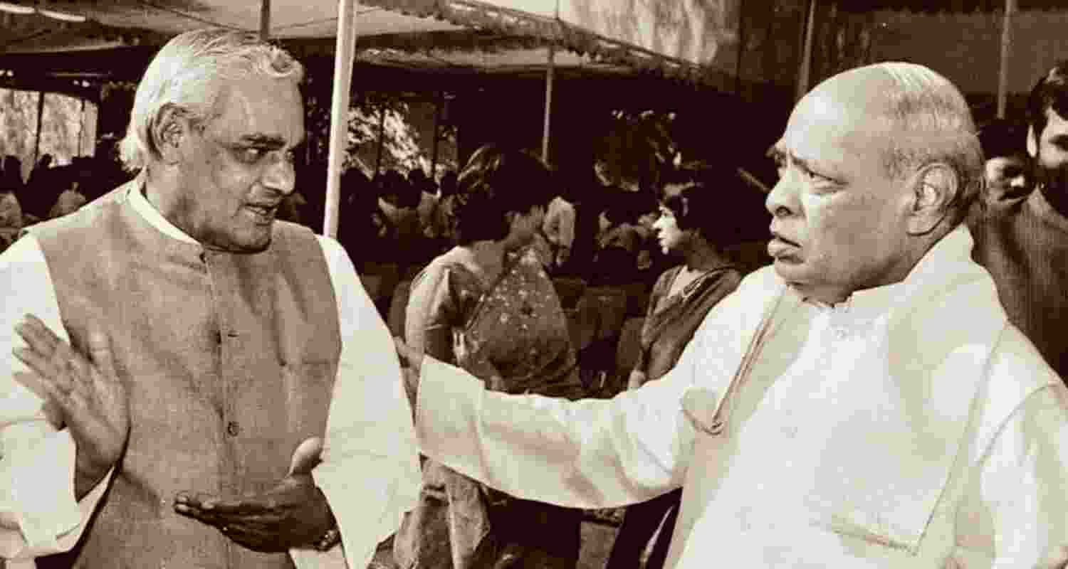 Former prime ministers of India Atal Bihari Vajpayee and PV Narsimha Rao. Image: X