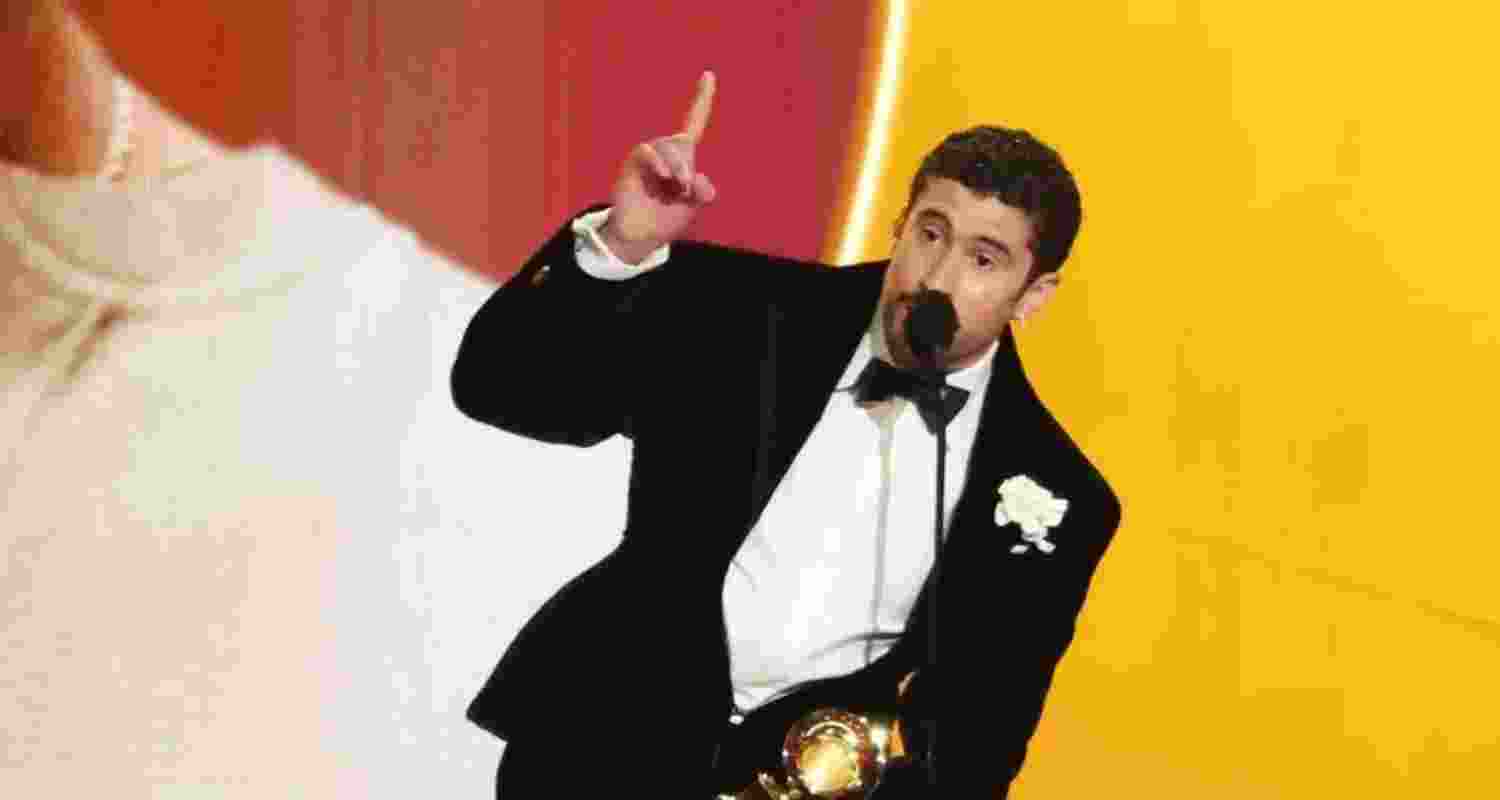 Stars do a mic check against ICE