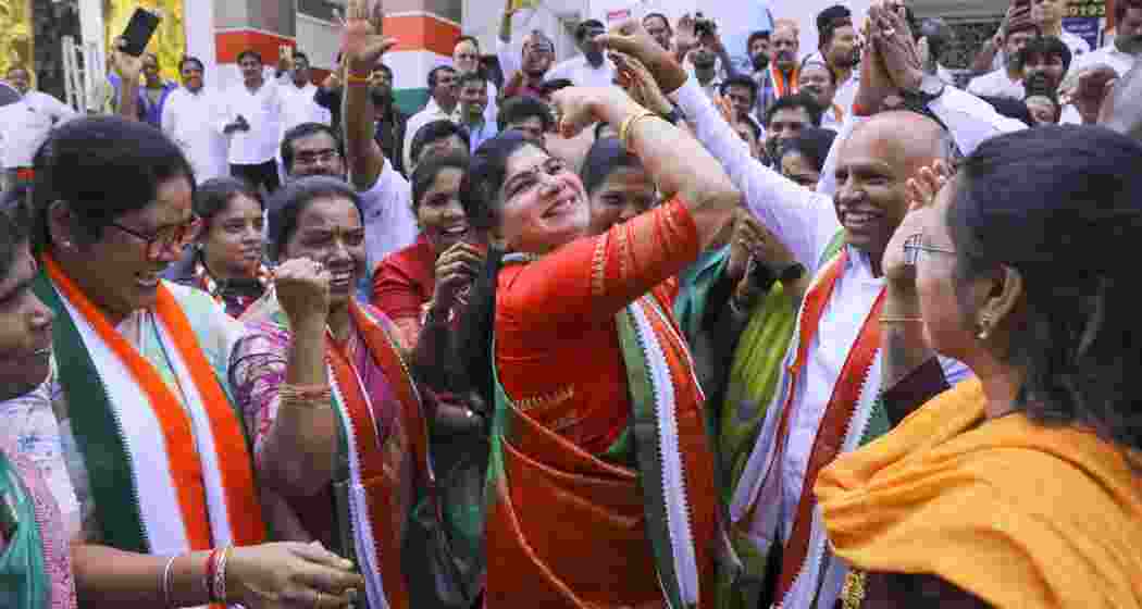 Congress workers celebrate the victory of the Jubilee Hills Assembly constituency bye-election, where party leader Naveen Yadav emerged victorious, at Gandhi Bhavan in Hyderabad on Friday.