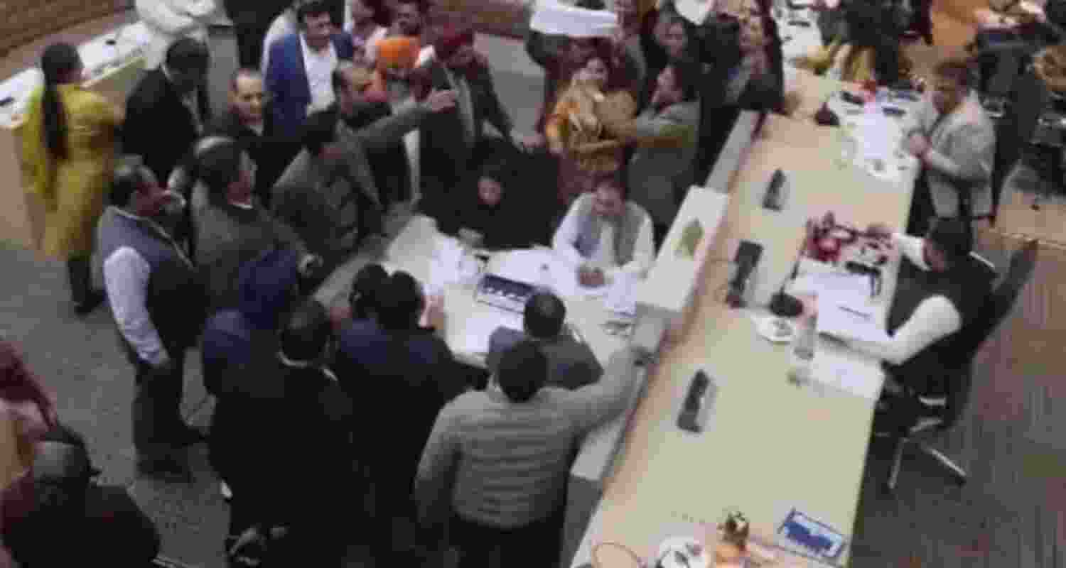 A Municipal body meeting in Chandigarh turned into a scuffle.