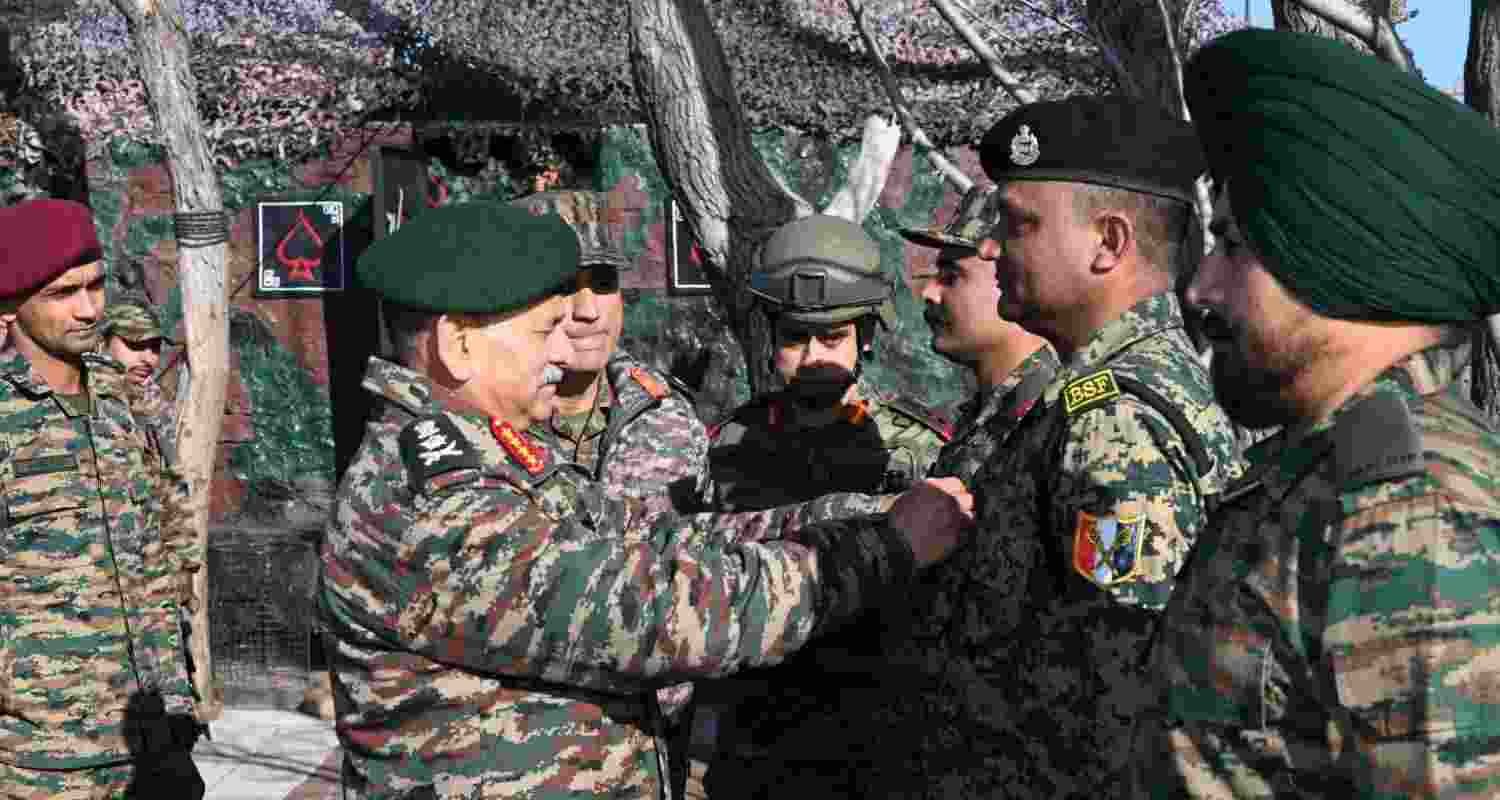Army Chief Gen Upendra Dwivedi visits forward areas of Poonch sector, reviews operational preparedness and lauds troops for high readiness levels. Army Chief Gen Upendra Dwivedi visits forward areas of Poonch sector, reviews operational preparedness and lauds troops for high readiness levels.