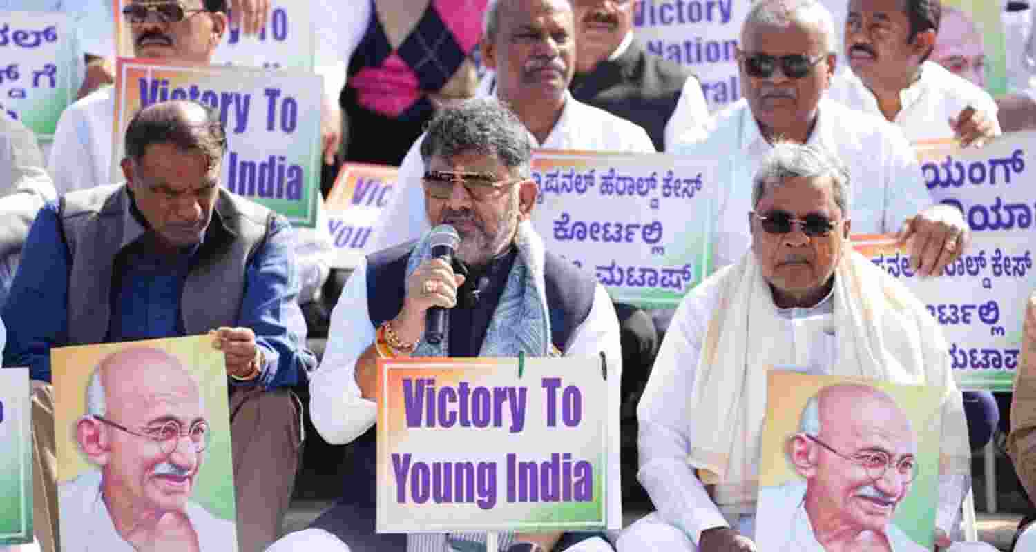 K’taka CM, DCM lead Cong stir over MGNREGA, National Herald case